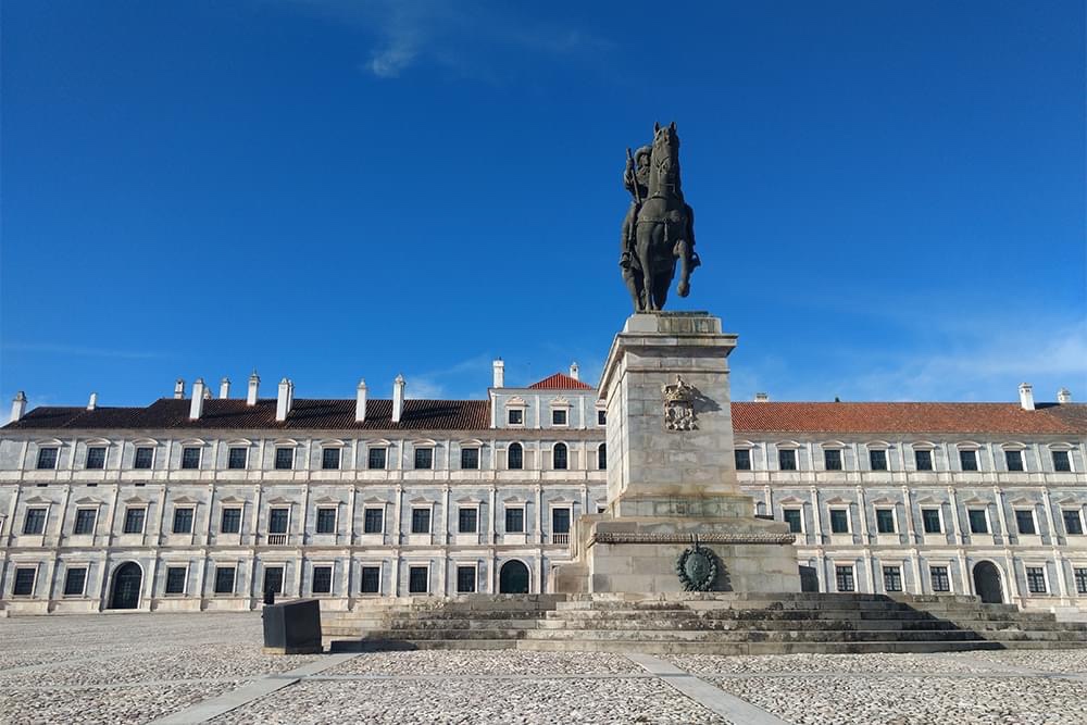 29 de Novembro de 1630: D. João, futuro rei, herda o senhorio da casa ...
